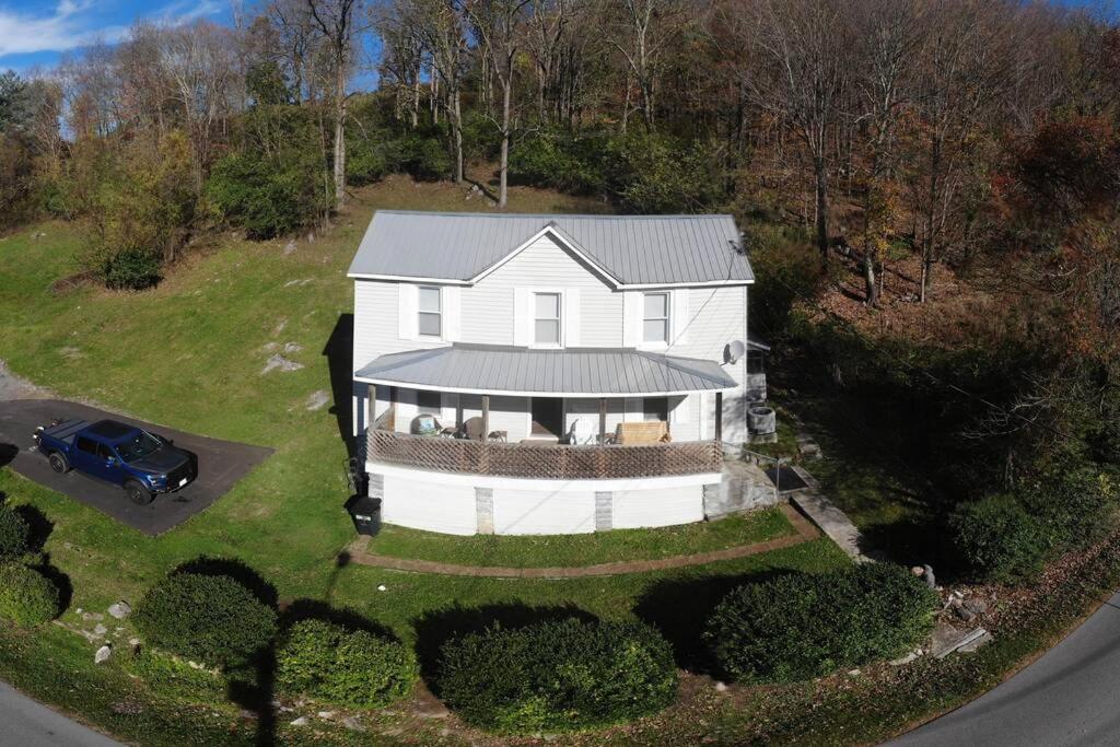 The Dragon'S Den 5 Bedroom House 1 Mile To Main St Tazewell Exterior photo