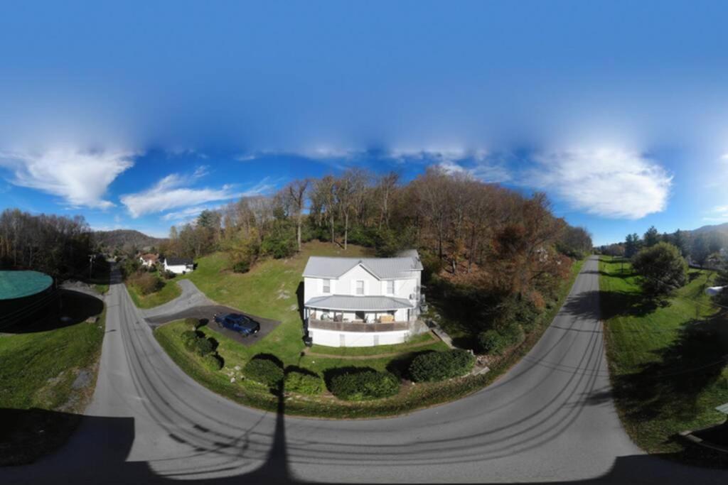 The Dragon'S Den 5 Bedroom House 1 Mile To Main St Tazewell Exterior photo
